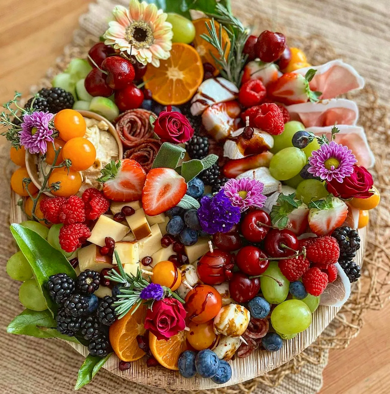 13 Inch Round Disposable Palm Leaf Trays