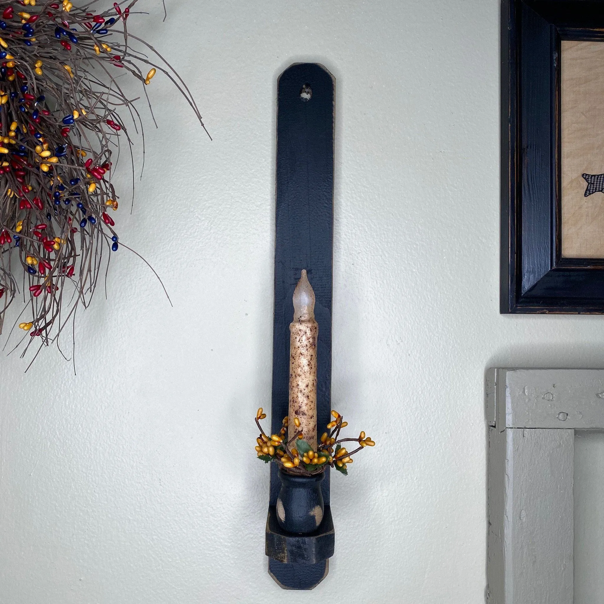 18" Black Wood Sconce - Grungy Ivory Timer Candle