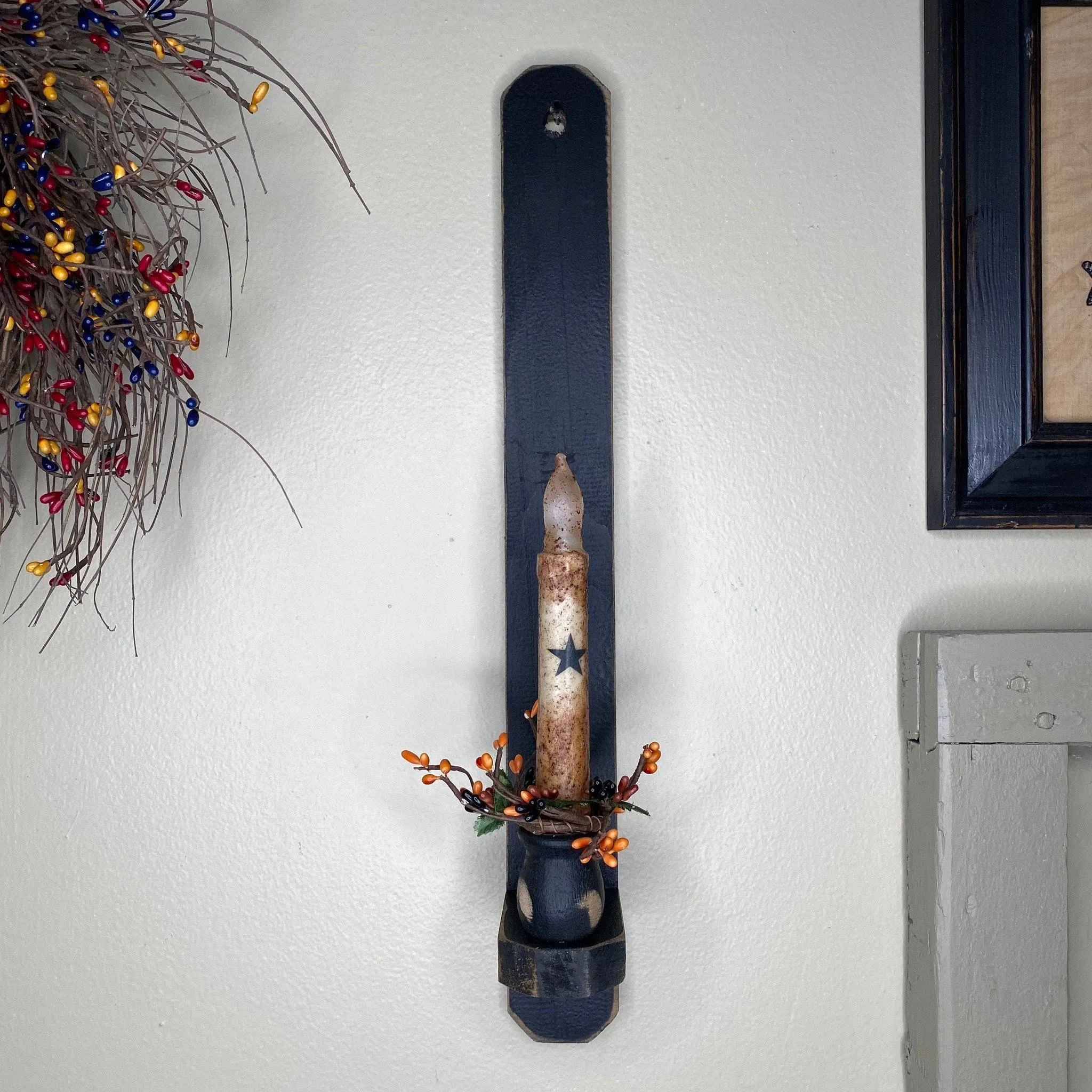 18" Black Wood Sconce - Grungy Ivory Timer Candle