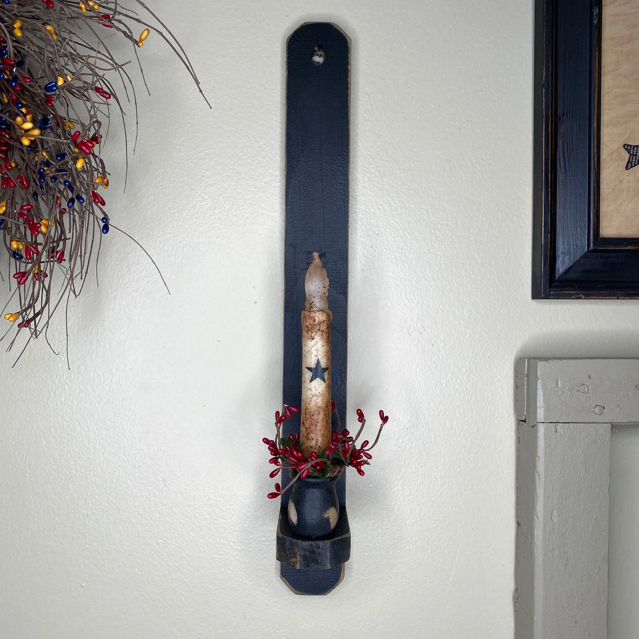 18" Black Wood Sconce - Grungy Ivory Timer Candle