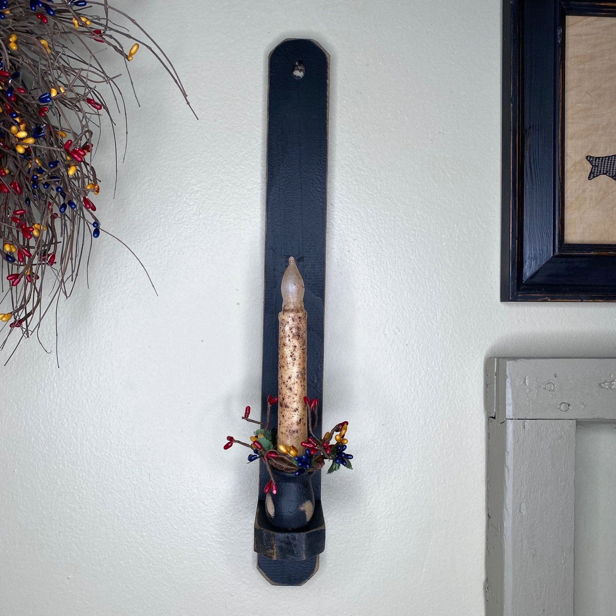 18" Black Wood Sconce - Grungy Ivory Timer Candle