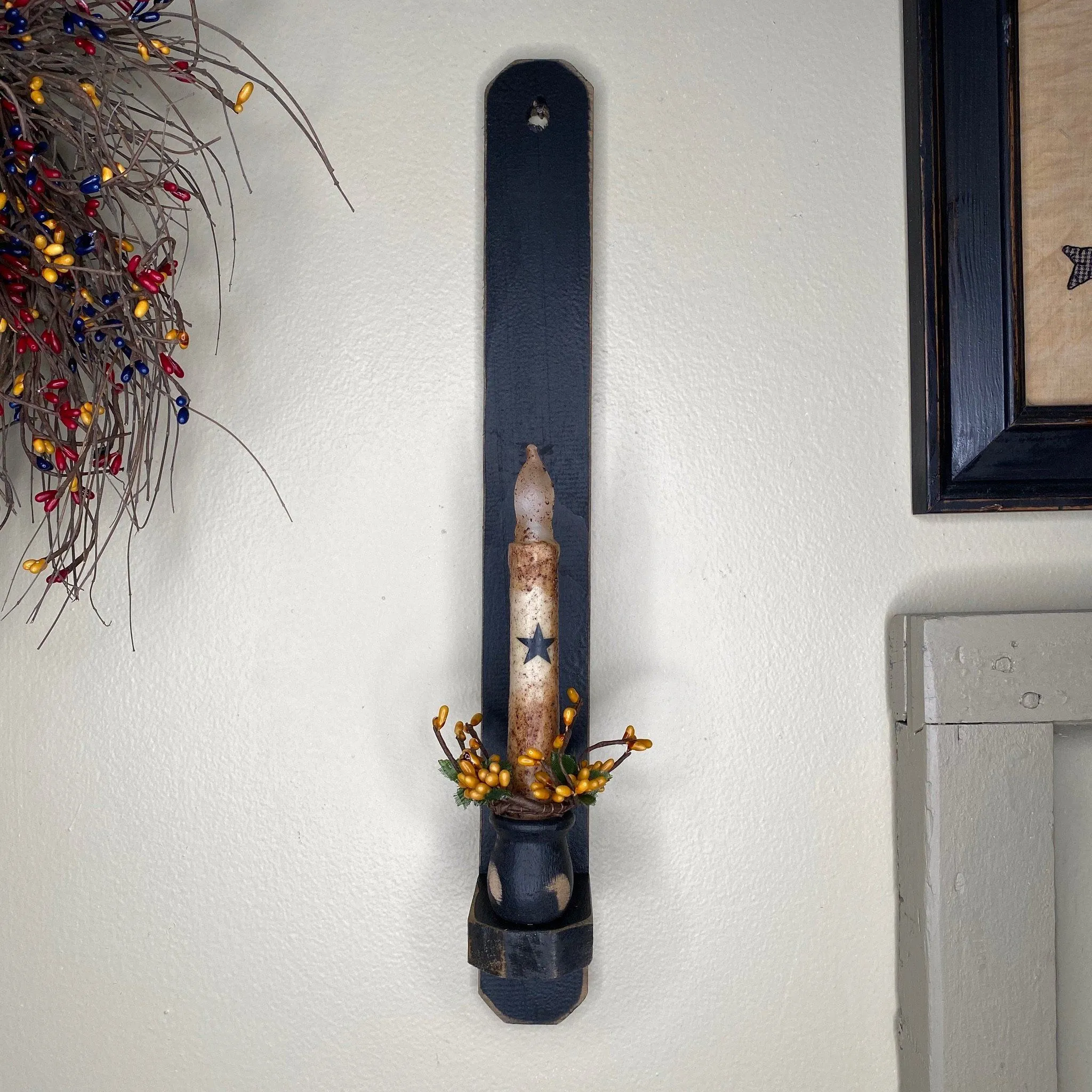 18" Black Wood Sconce - Grungy Ivory Timer Candle