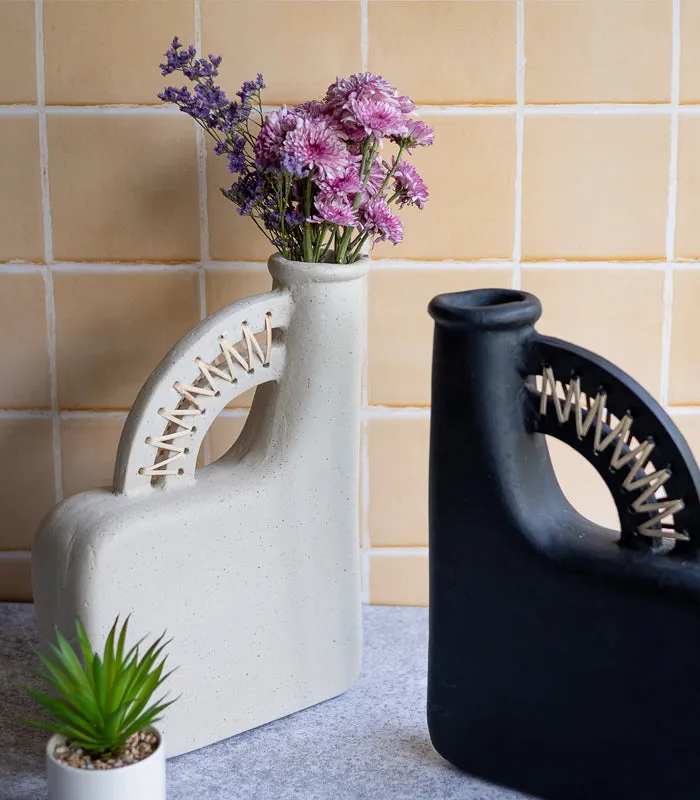Biscuit pitcher Vase