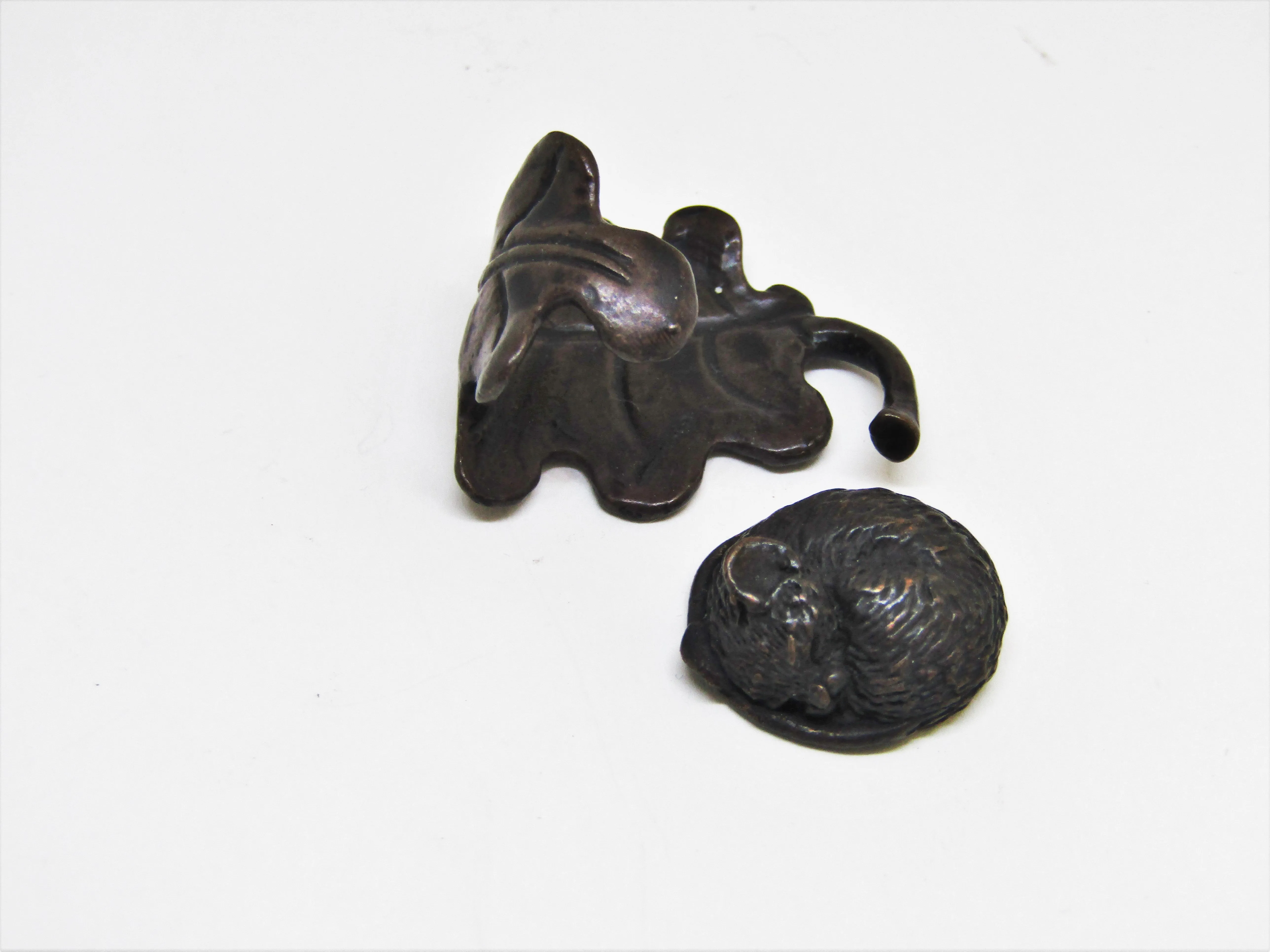 Bronze Miniature Sleeping Mouse in Oak Leaf