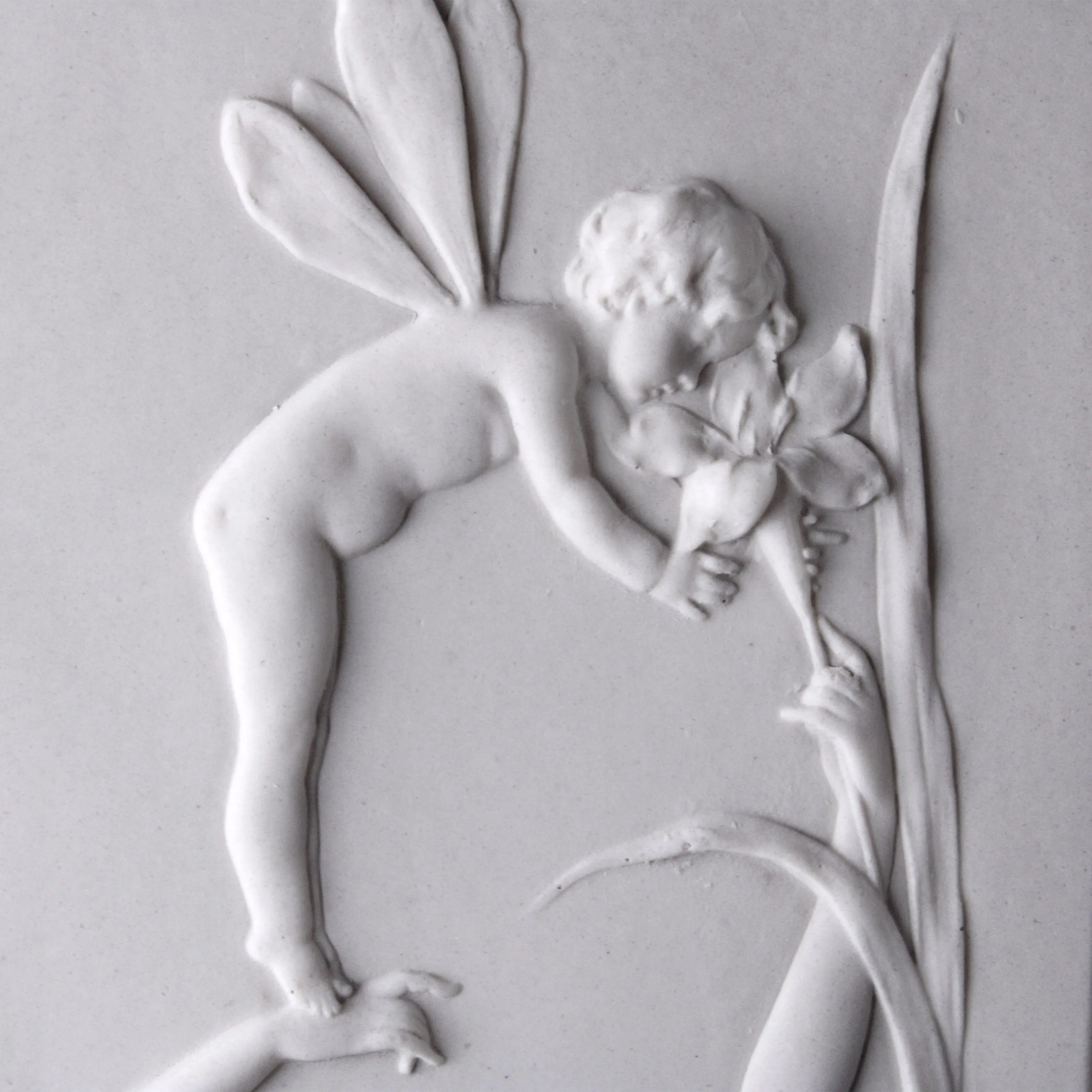 Celestine with Cherub Bas-relief in pair