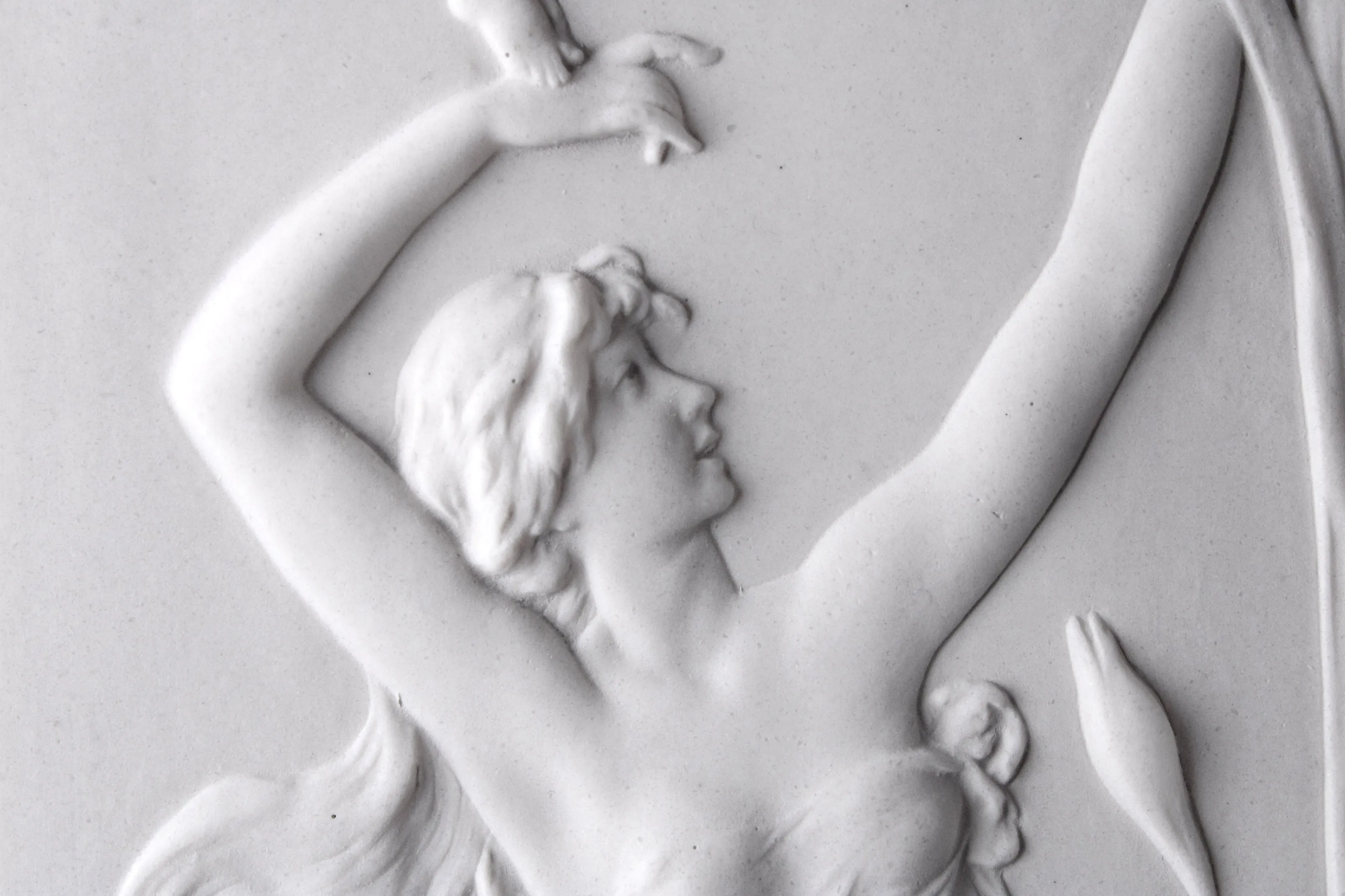 Celestine with Cherub Bas-relief in pair
