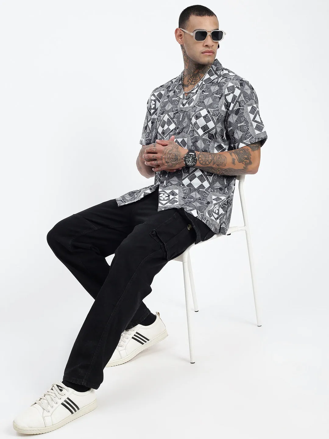 Men Geometric Grey Relaxed Fit Casual Shirt