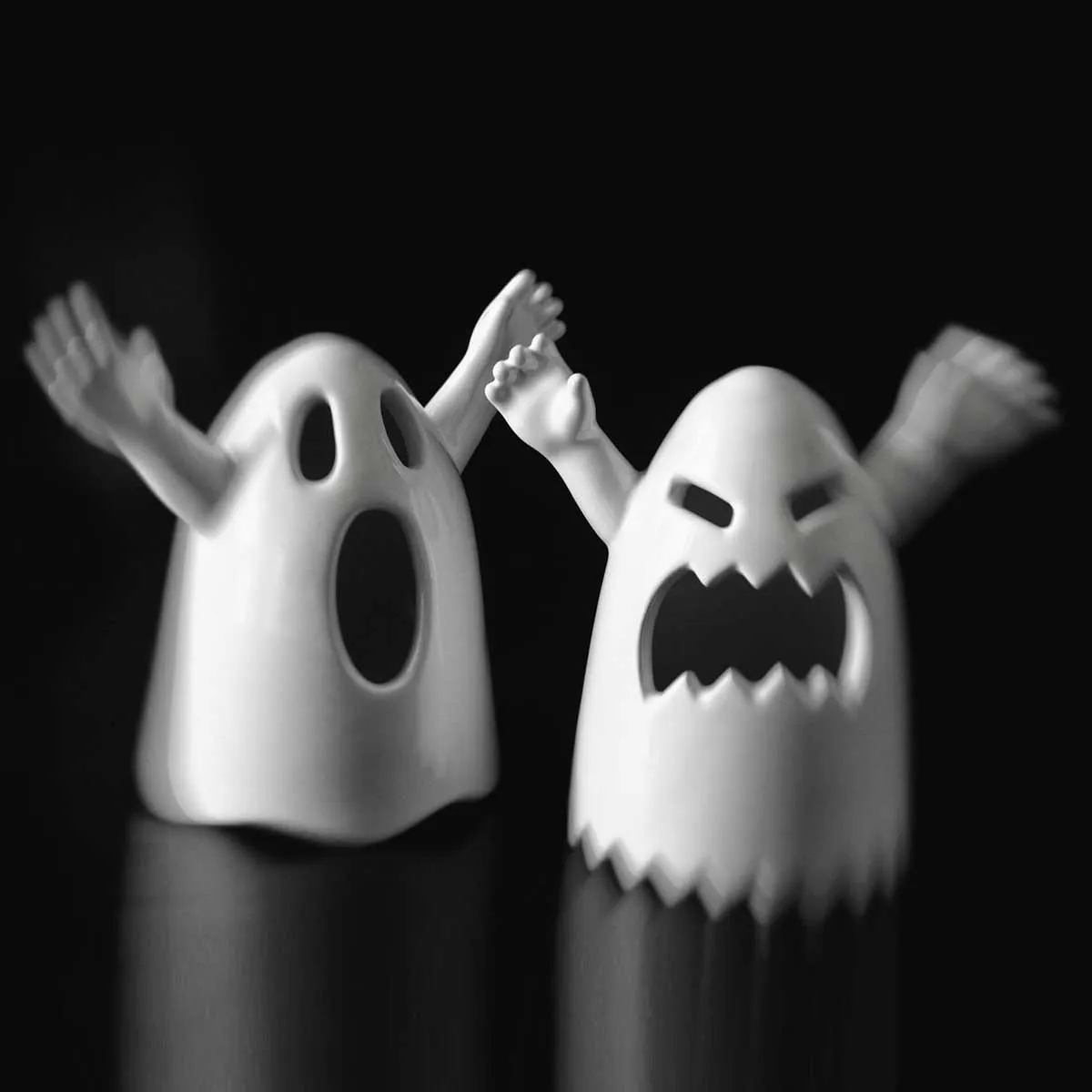 Mino il Fantasmino 1 - Hand-shaped and glazed white ceramic sculptures