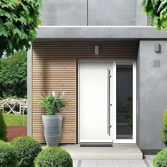 SG Traders™ Tall Savannah Plant Pot