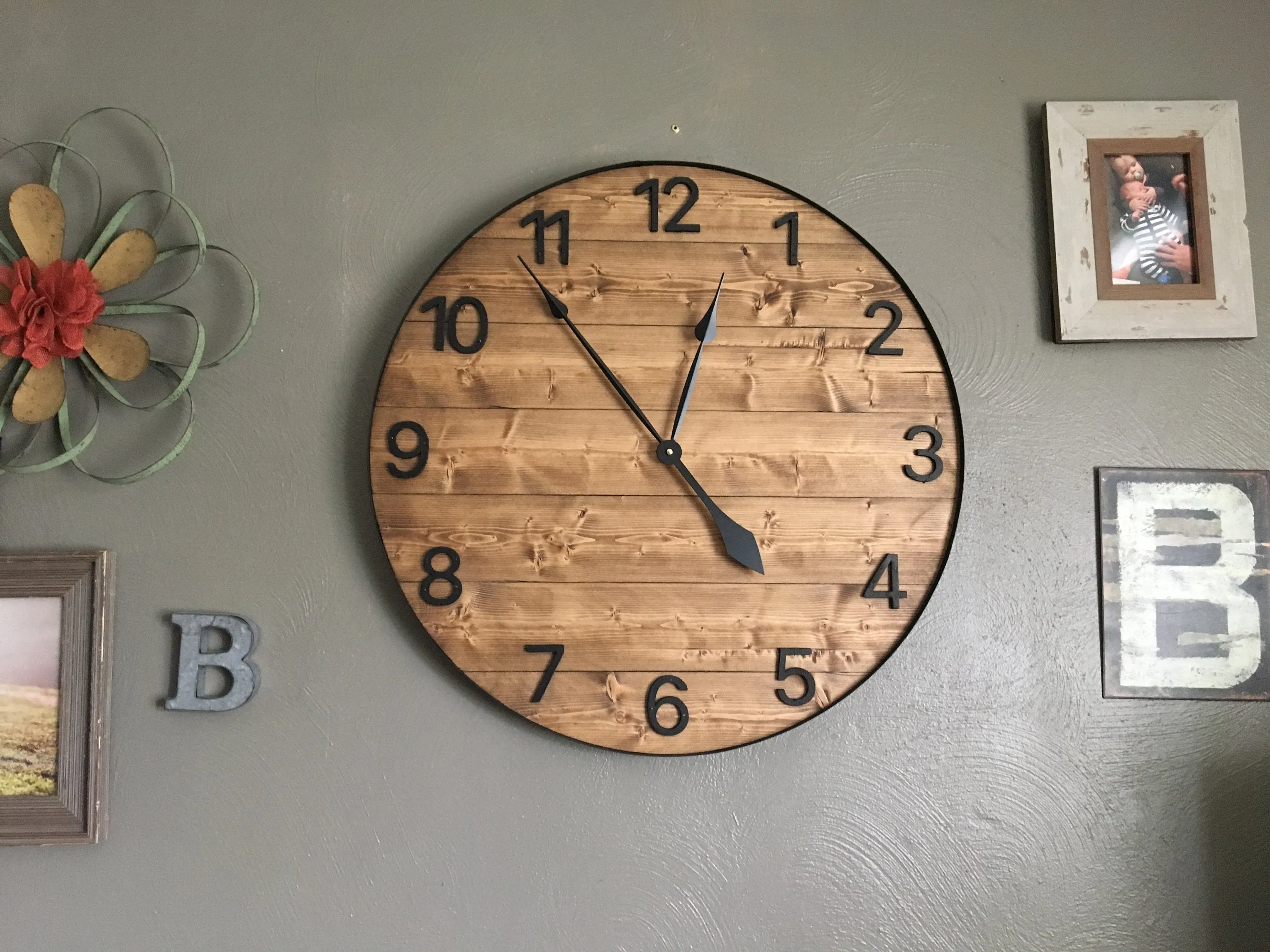 Stained Numeric Wall Clock