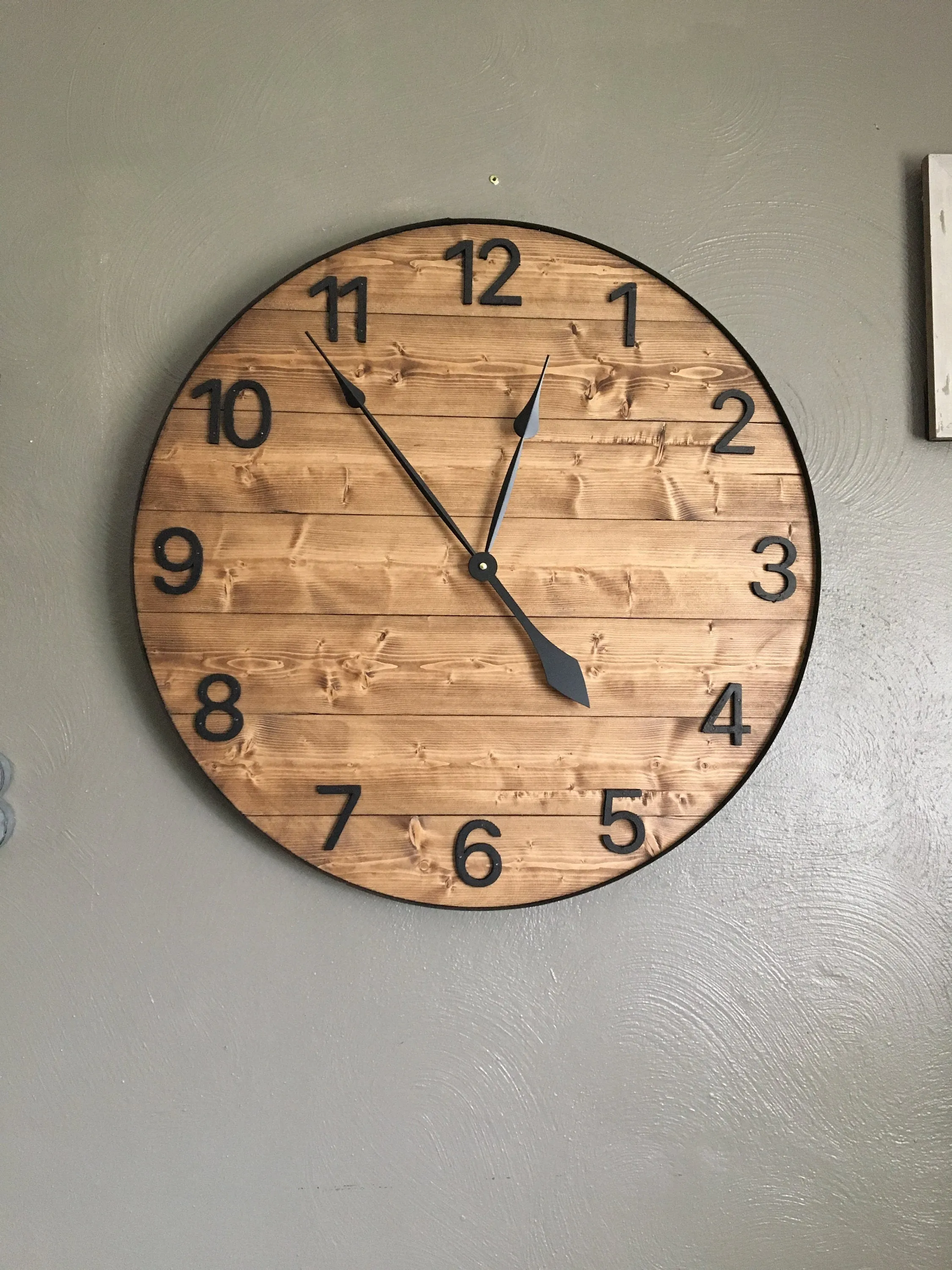 Stained Numeric Wall Clock